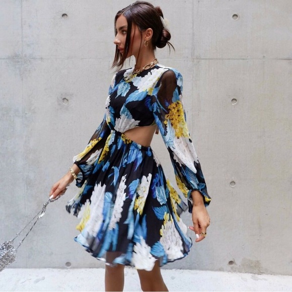 Alice McCall Dresses & Skirts - Alice Mccall Wild Frontier Floral Open Back Mini Dress | Size 8